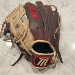 Marucci BR450 Left Hand Throw Baseball Glove